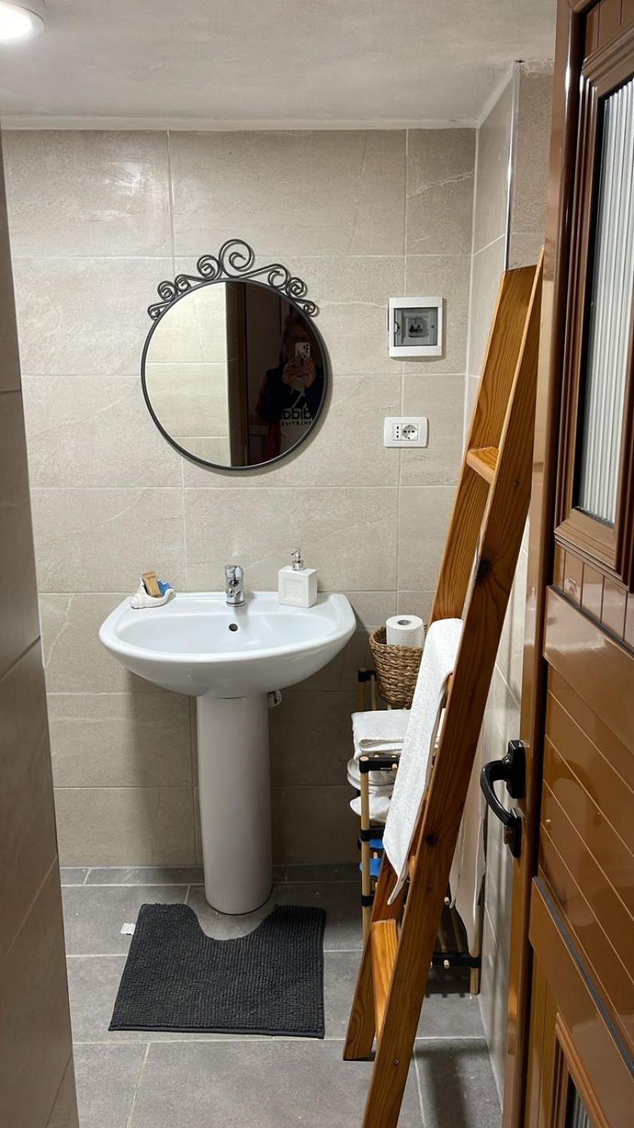 Alva Room'S Gjirokastër 外观 照片